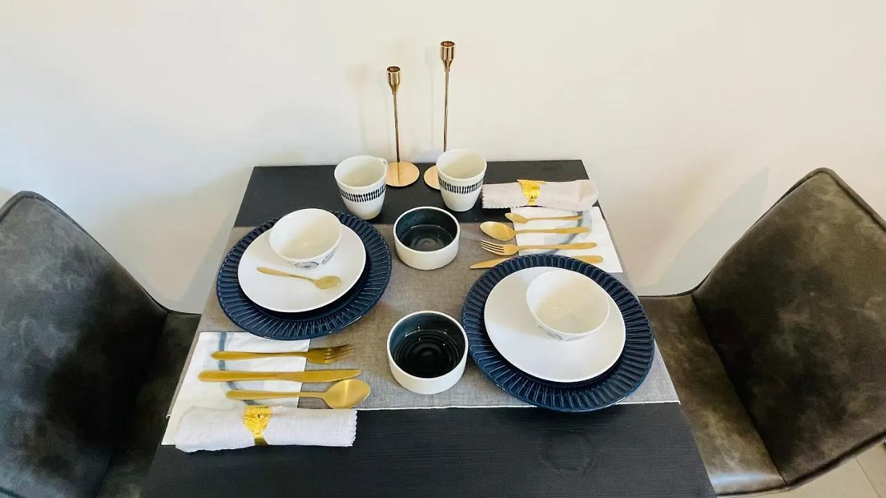 Studio Tropical Apartment Massy  0*, Massy (Essonne) France